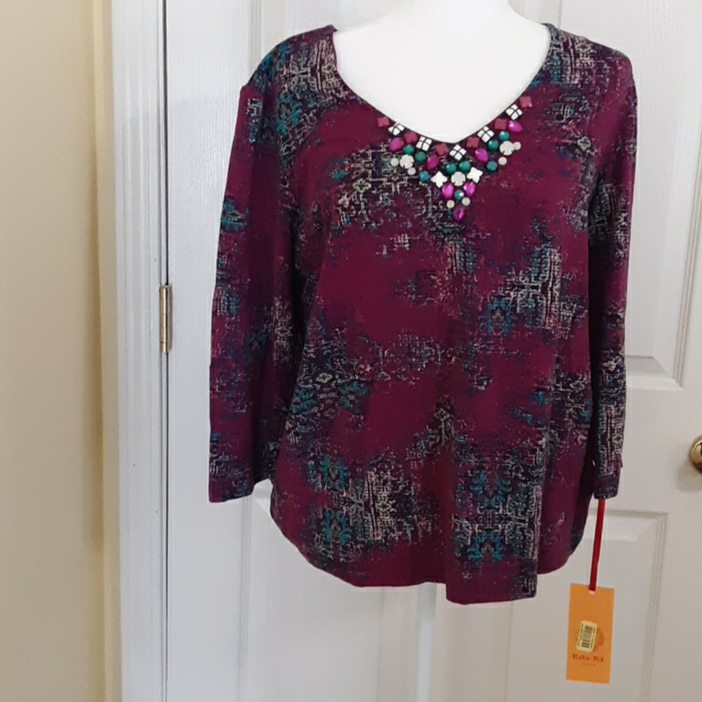 XL  Ruby  Rd  top